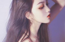 头像女侧面高冷,高冷女生头像的神秘魅力解析